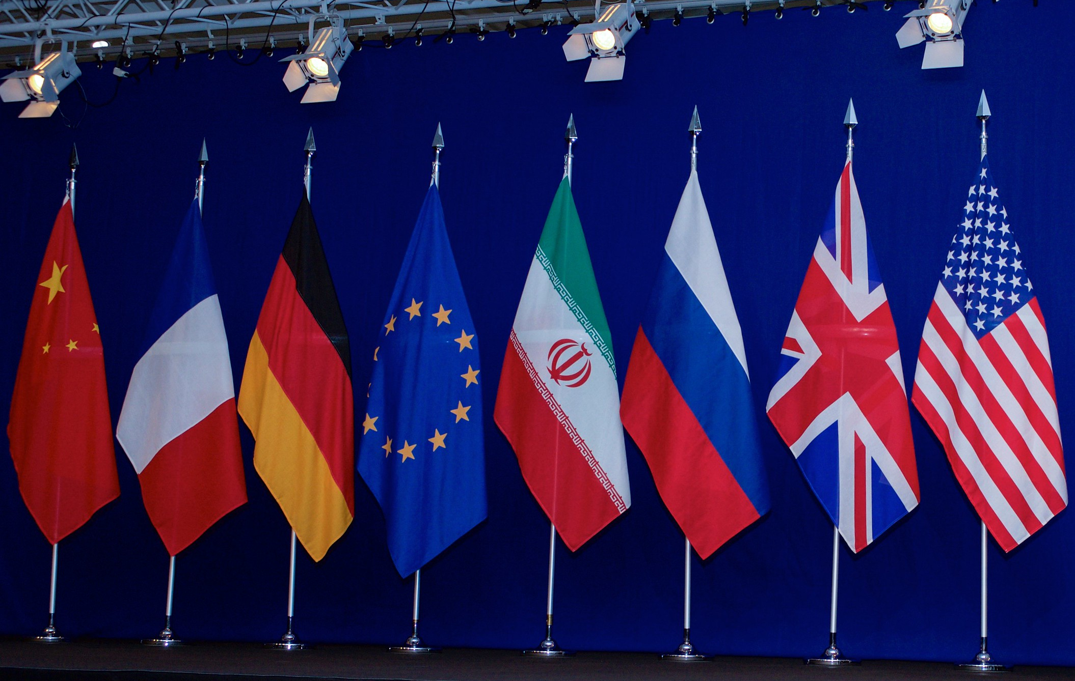 Photo of The US, UK, Russia, Germany, France, the European Union, China, and Iran are negotiating to restore the 2015 Iran nuclear deal. Source: U.S. Department of State, flickr.com