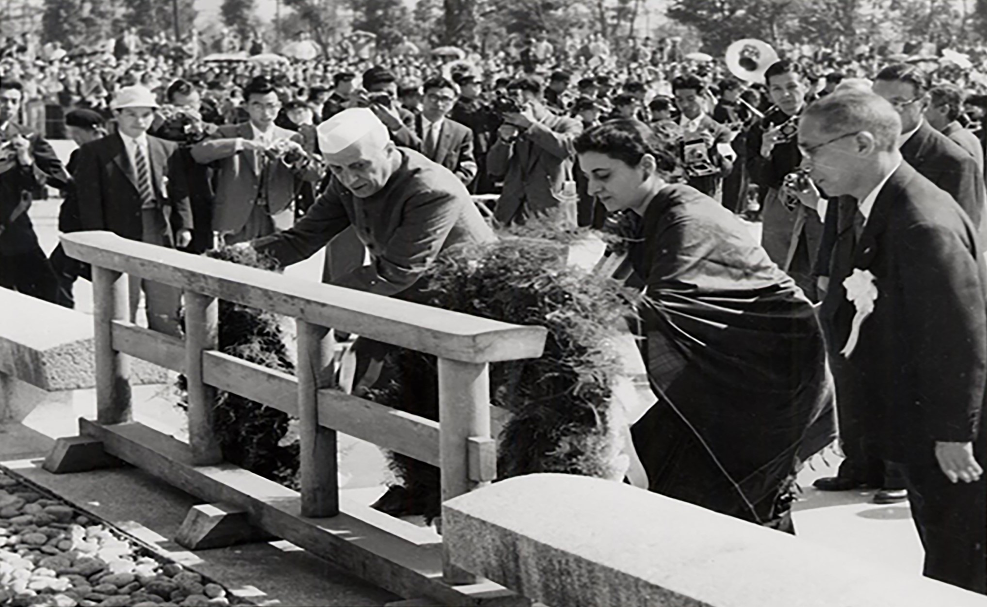 Prime Minister Jawaharlal Nehru of India lays flowers at the Cenotaph for the A-bomb Victims, Hiroshima, 9 October 1957. Source: Hiroshima Peace Media Center.